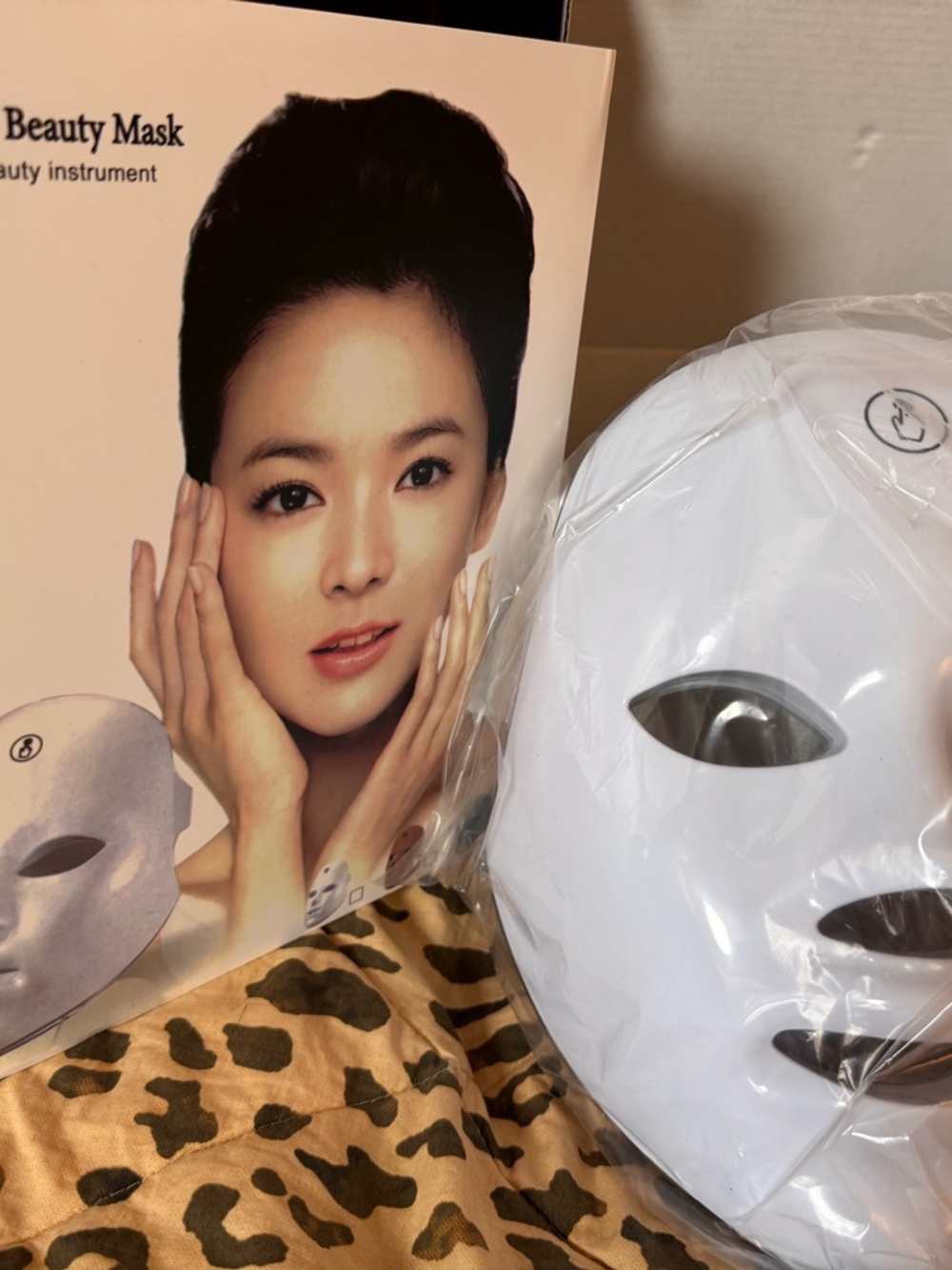 New White LED Beauty Mask for At-Home Skin Rejuvenation